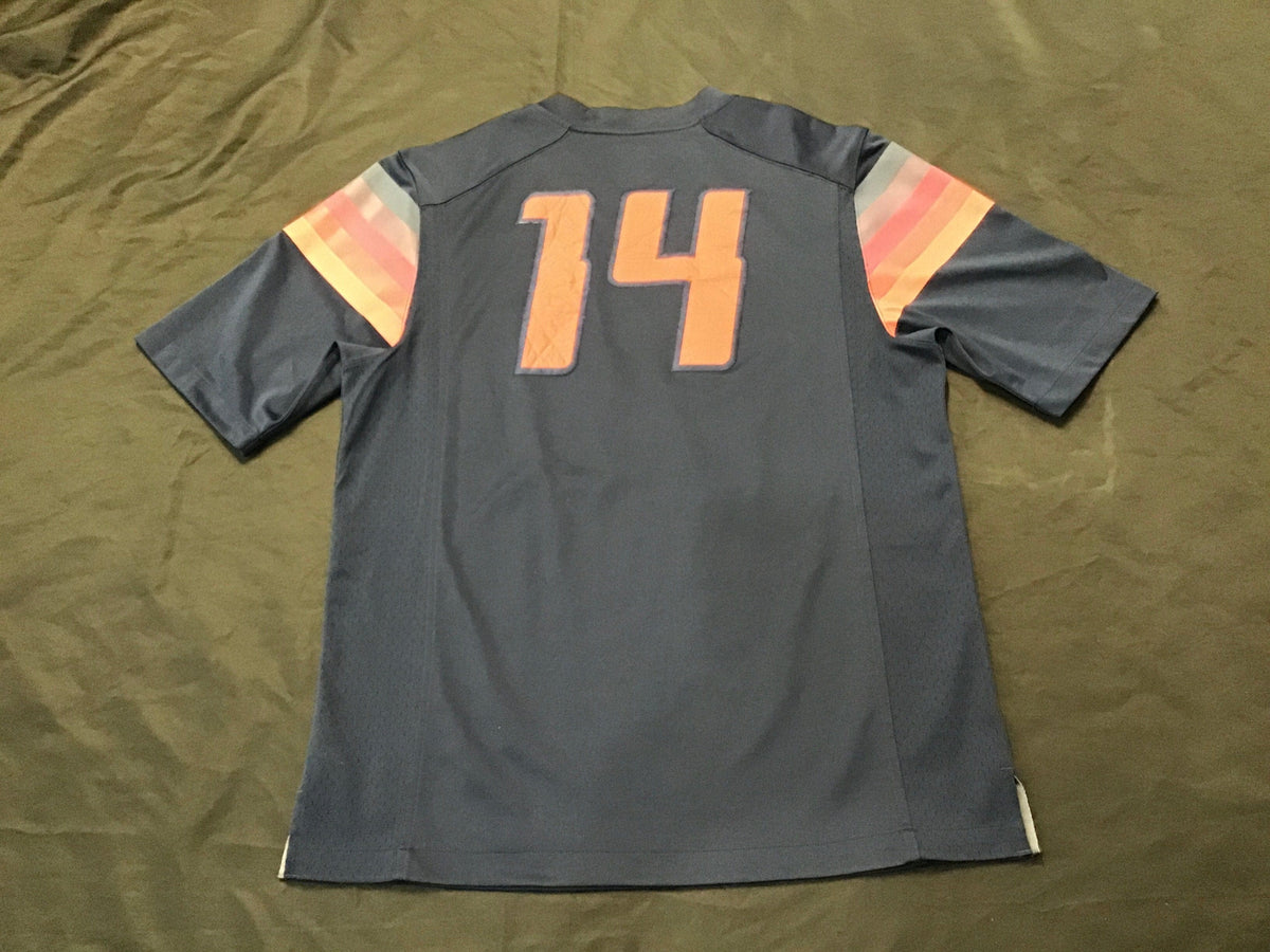 DC9C6013-66D7-4DA9-A660-