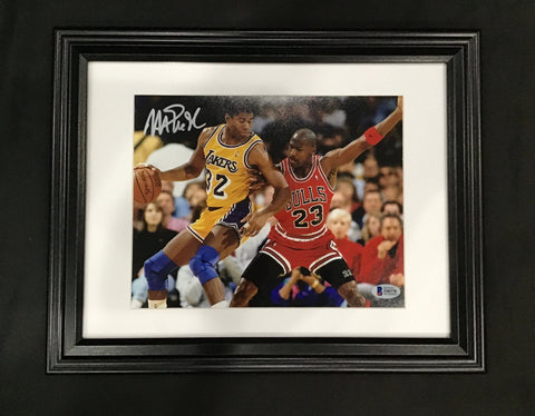 Magic Johnson LA Lakers Autographed Photo Beckett Cert
