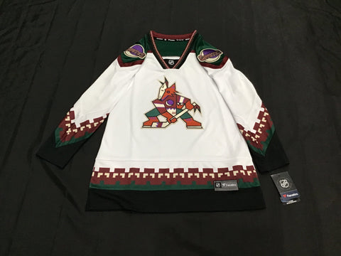 Arizona Coyotes Stitched Hockey Jersey Women’s Medium NWT