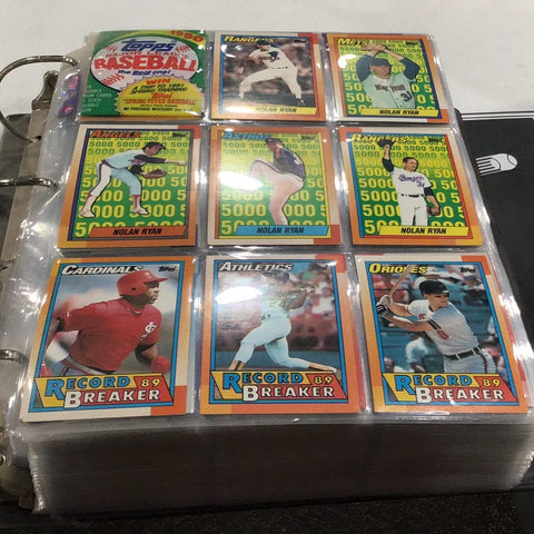 1990 Topps Baseball Complete Set in Binder 1-792