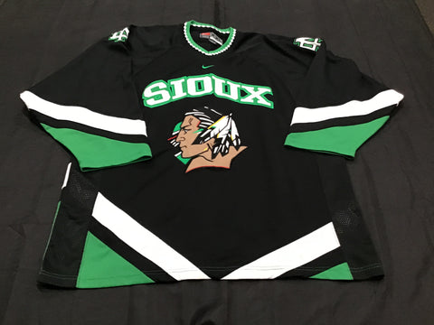 North Dakota Fighting Sioux Hockey Jersey Men’s XXL